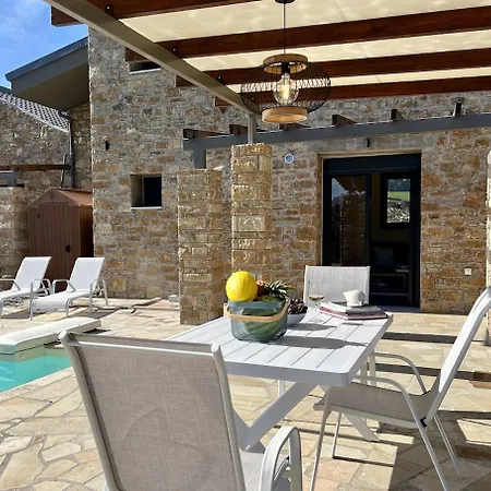Eutopia Sani With Private Pool *