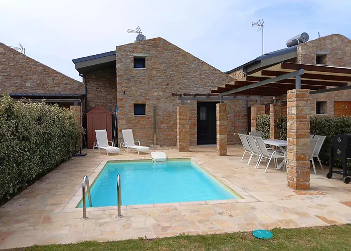 别墅 Eutopia Sani With Private Pool